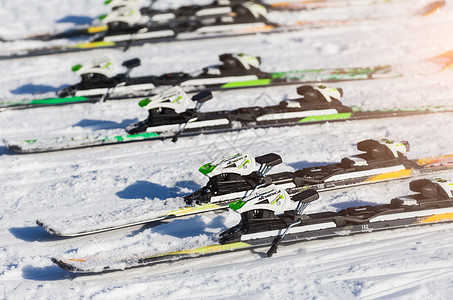 冬季运动专业滑雪板背景