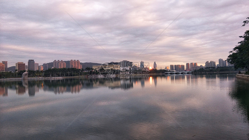 清晨的筼筜湖图片