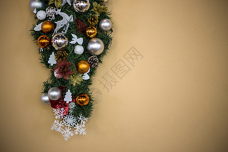 墙上的圣诞装饰背景图片