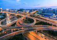 上海繁华都市繁忙的交通高架桥景观图片