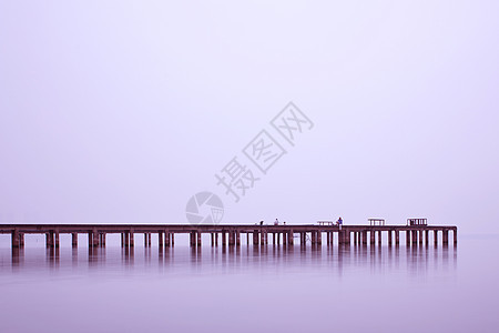 东湖冬天的日出图片