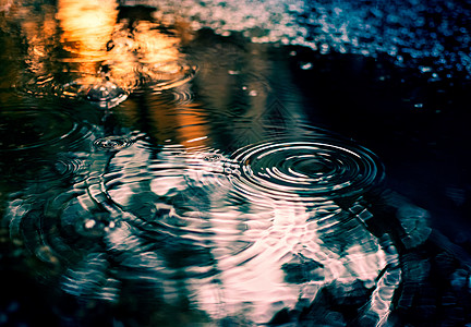 梦幻插画下雨天背景