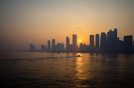 城市黄昏夕阳美景图片