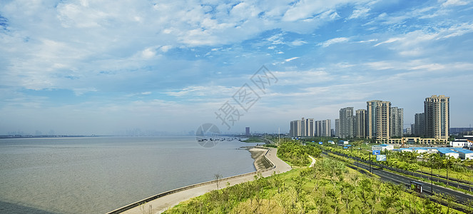 新与旧钱塘江与新城建筑背景
