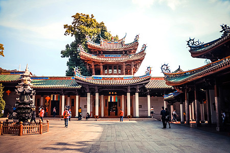 雨中场景南普陀寺美景背景