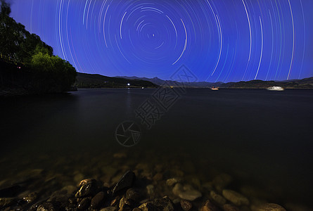 紫蒙湖星轨图片
