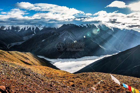 贡嘎山云海图片