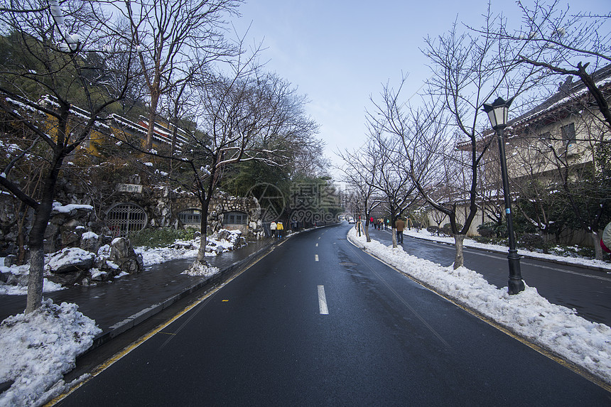 大雪后的城市图片