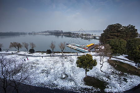 雪后的寺庙图片