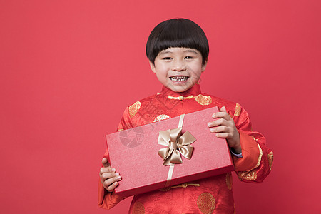 新年送礼物的小孩子背景图片