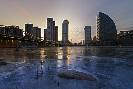 结冰的天津海河水面背景图片