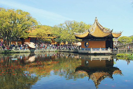 旅游景点南海佛国普陀山的普济寺背景