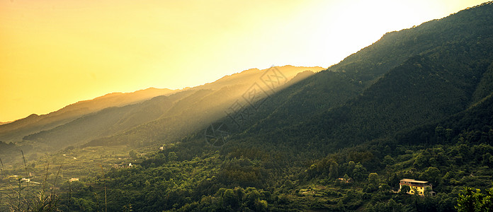 重庆缙云山夕阳背景