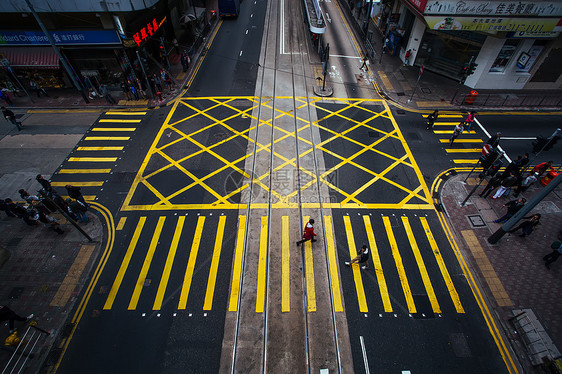 香港街景黄色斑马线图片