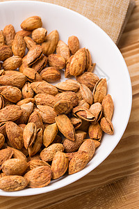 榛果橡果果实背景