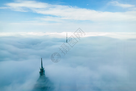 明珠上海的平流雾背景