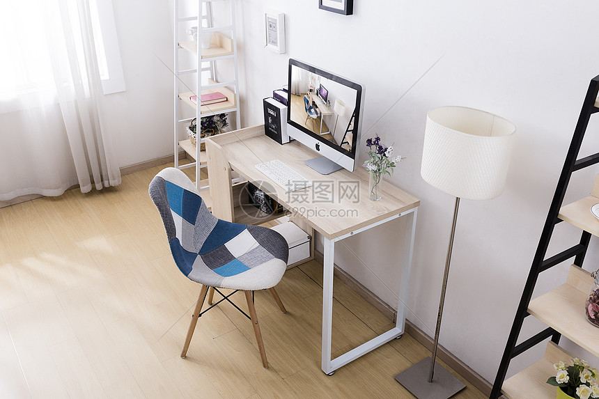 简约时尚客厅侧面吧台装修效果图客厅旁边小吧台摆放位置设计讲究 秀居网