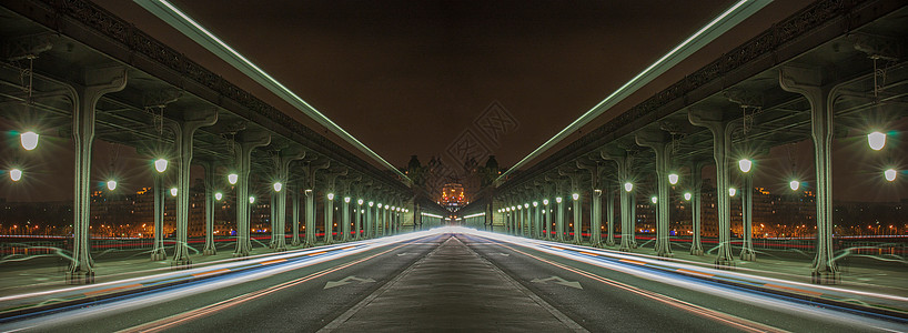 城市道路夜景图片