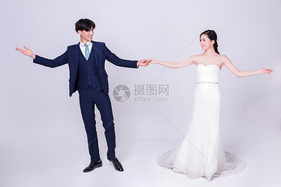 情侣婚纱舞蹈动作图片