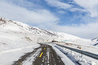 雪地汽车公路图片