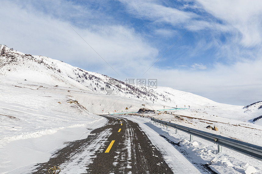 雪地汽车公路图片