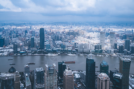 上海雨雪天气城市建筑全景图片