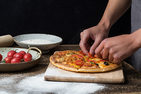 制作披萨意大利披萨高清图片