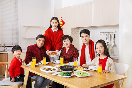 团圆饭一家人新年吃年夜饭背景