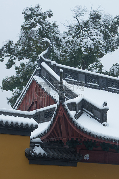 雪中的寺庙图片