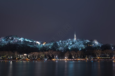 西湖北山路夜景图片