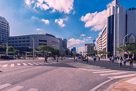 日本行人日本冲绳城市道路背景