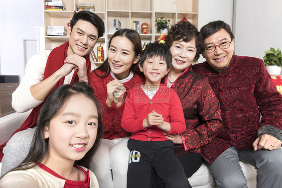 新年一家人一起照片