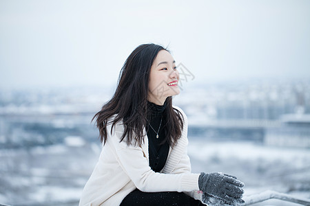 雪地里的美女写真高清图片