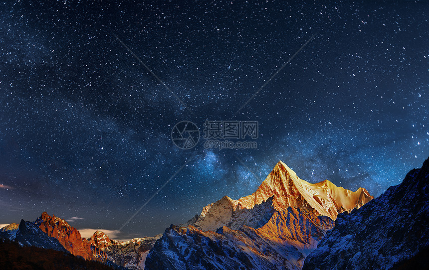 山峰星空背景图片