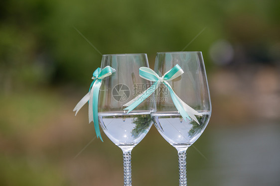 婚礼交杯酒杯图片
