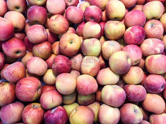 超市过年期间农副食品采购苹果图片