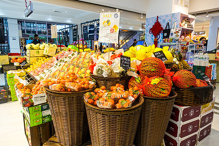 进口超市年货采购水果图片