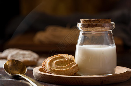牛奶与饼干牛奶饼干早餐背景