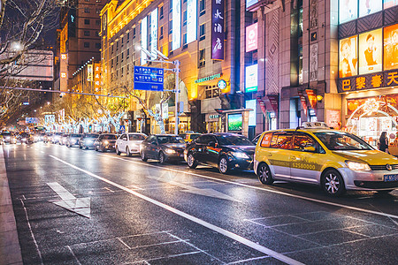 城市道路夜景图片