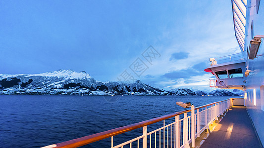 北欧邮轮和冰山图片