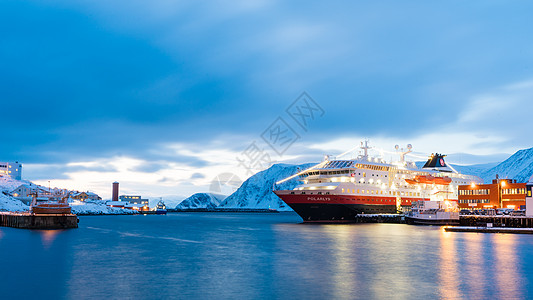 北欧邮轮停靠码头图片