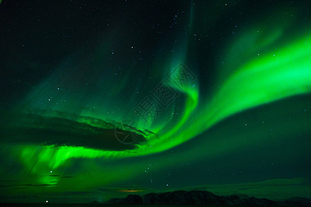 创意绿色星空北欧海上极光背景