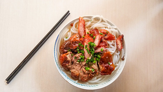 小吃酸辣牛肉粉美食叉烧粉广东美食粤菜小吃背景