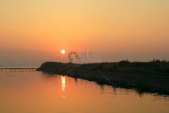 昆承湖日出图片