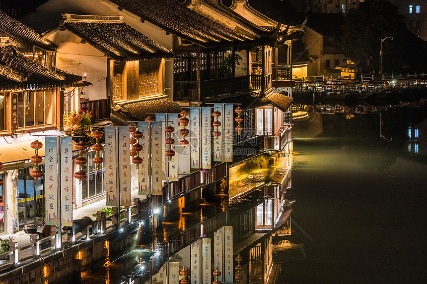 上海朱家角古镇夜景图片