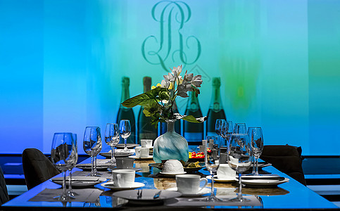绿色和蓝色宴会餐桌红酒品鉴背景