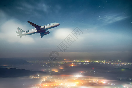 夜空里的航天飞机背景图片