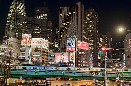 日本行人东京新宿夜景背景