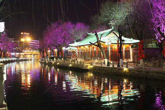 济南护城河夜景图片