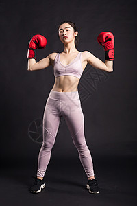 年轻女孩练拳击高清图片